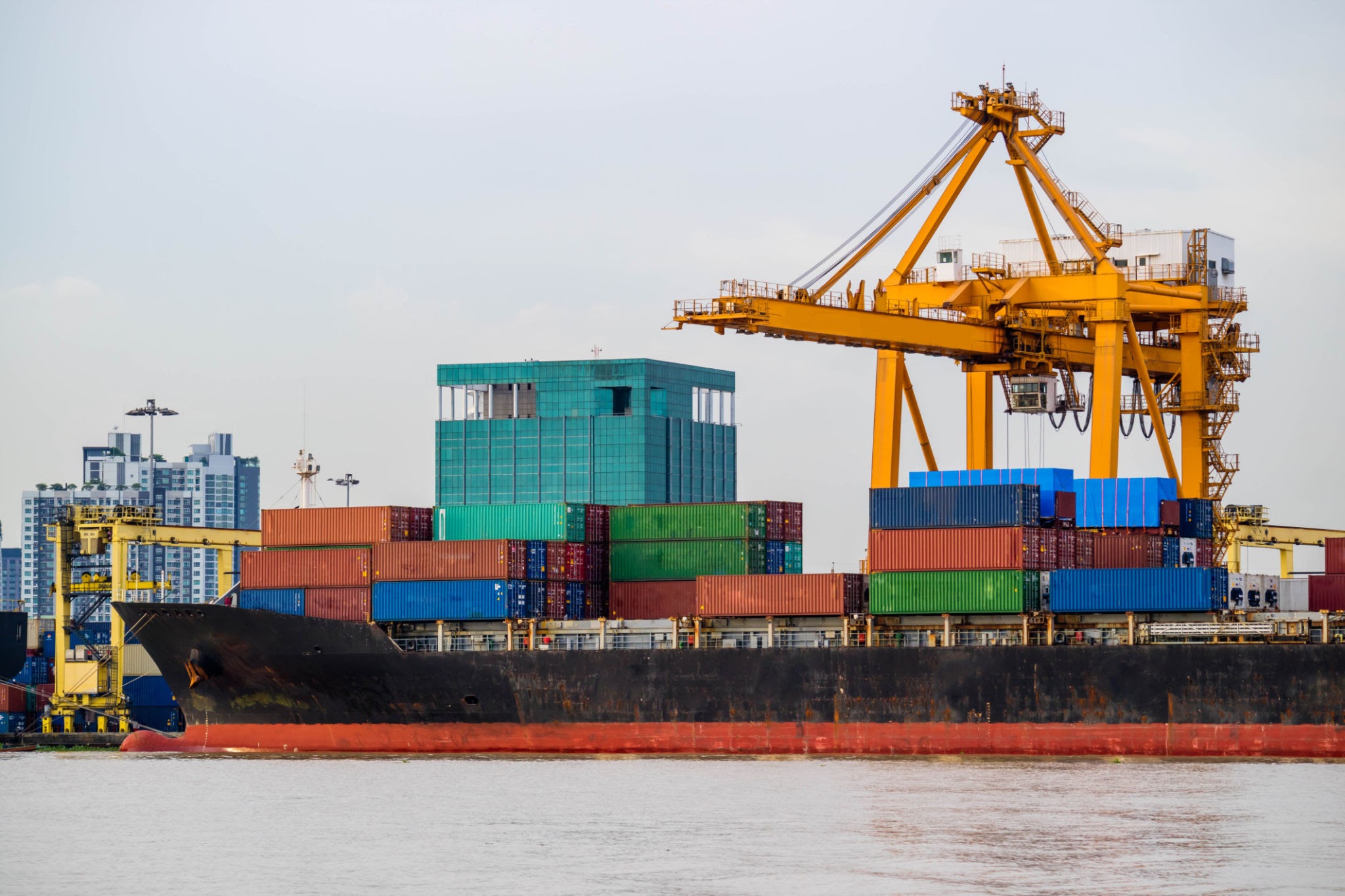 Global-shipping-and-trade-port
