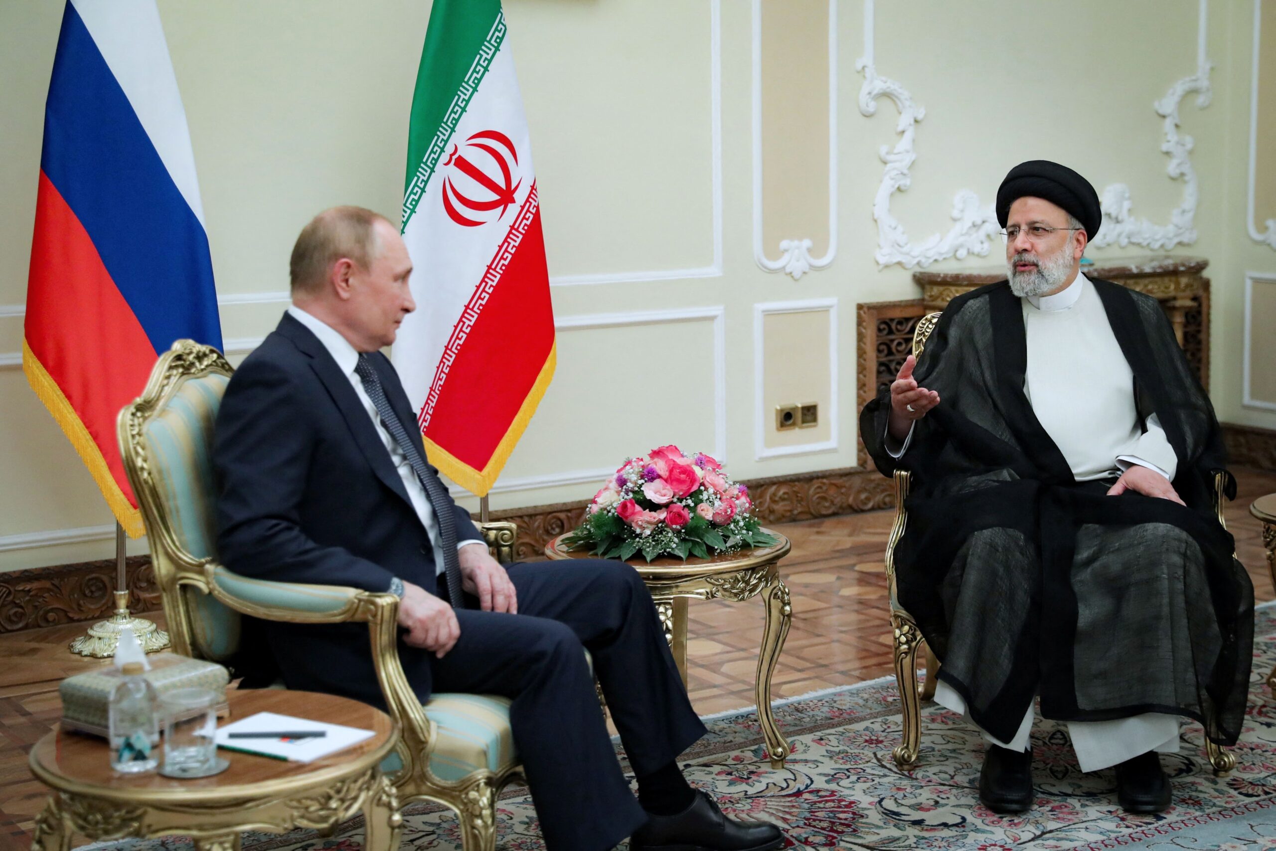 High-level diplomatic meeting between Russia and Iran