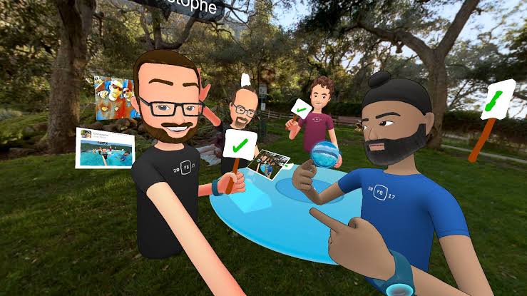 Socializing in virtual reality spaces